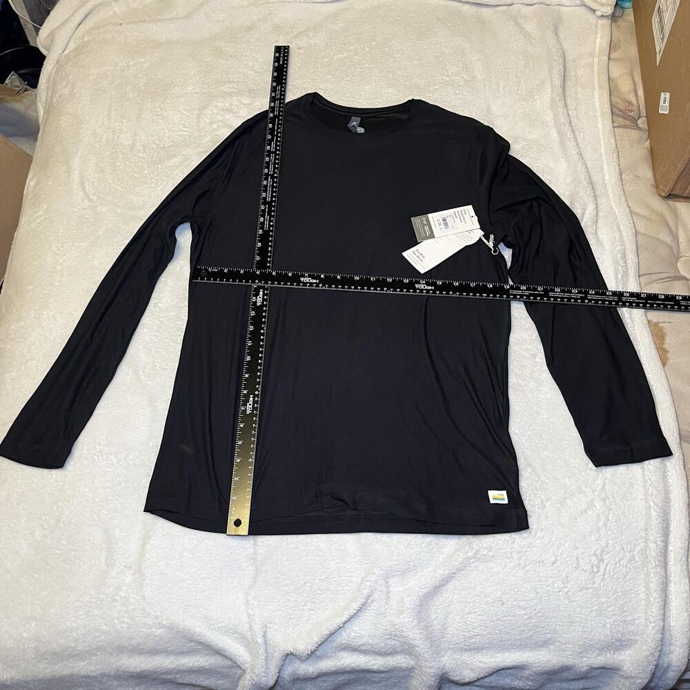 Vuori Men's Strato Tech Tee Black Soft Long Sleeve Workout Shirt Size Large L